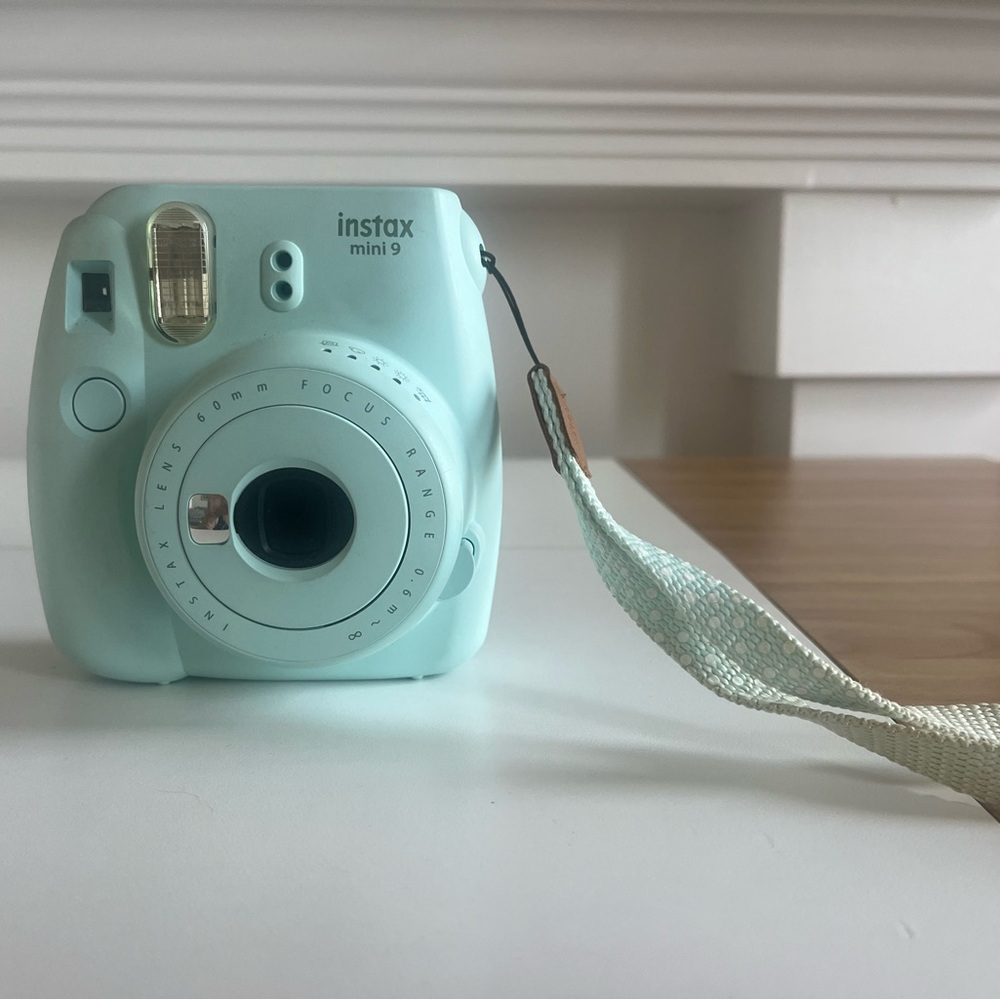 Fujifilm Instacart Mini 9 Camera